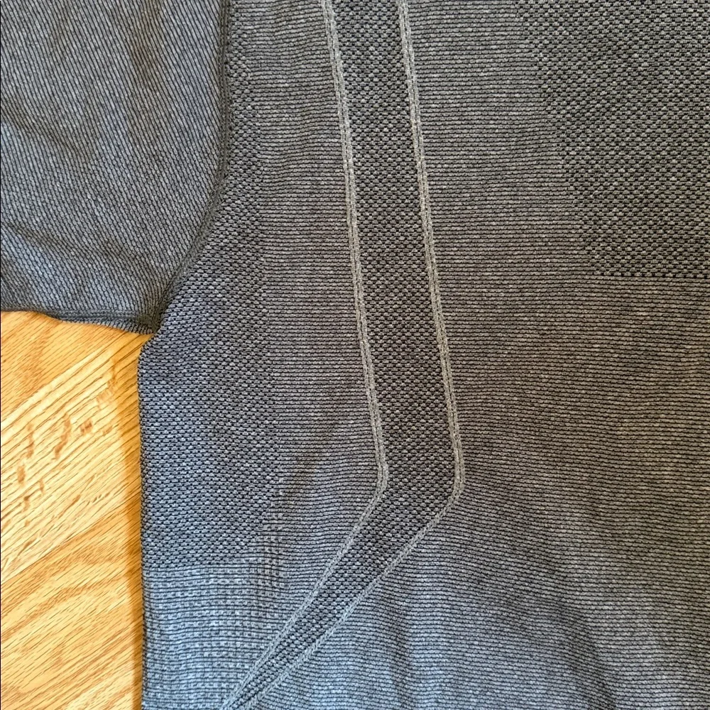 Men's Lululemon Techloom Short Sleeve Henley Shirt - Gray - Picture 7 of 8